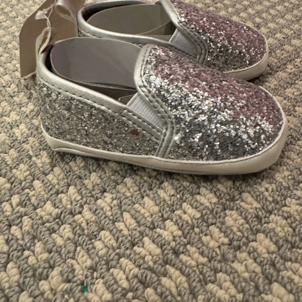 NWT BABY FASHION SHOES 12-18 MONTHS - Picture 3 of 5